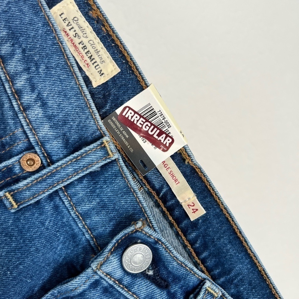 Levi’s Premium Ribcage Shorts - Picture 9 of 11